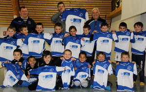 Les U7 ont reçu leurs nouveaux maillots